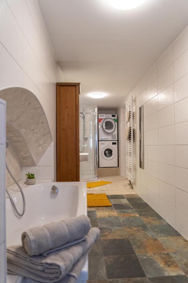 Modern Apartment In The City Center Of 바드이스흘 외부 사진